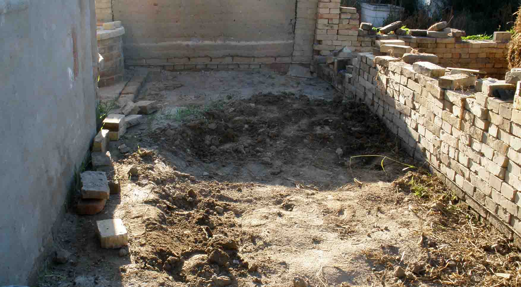 02 nestaju gomile zemlje